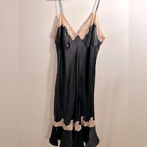 90’s Silk bias cut pink and black mid length slip
